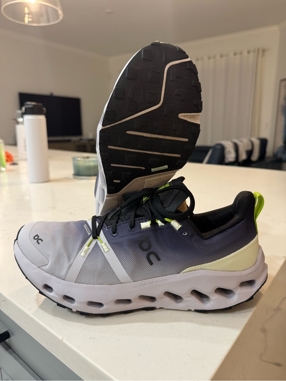 On Cloud Men’s Running Trail shoes sneakers - Size 10 - Cloud Surfer Next!